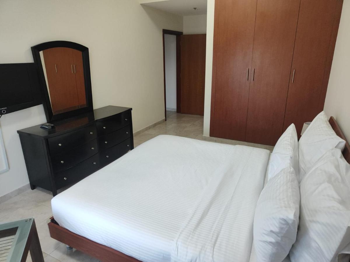 Al Raya Hotel Apartments Дубай Екстер'єр фото