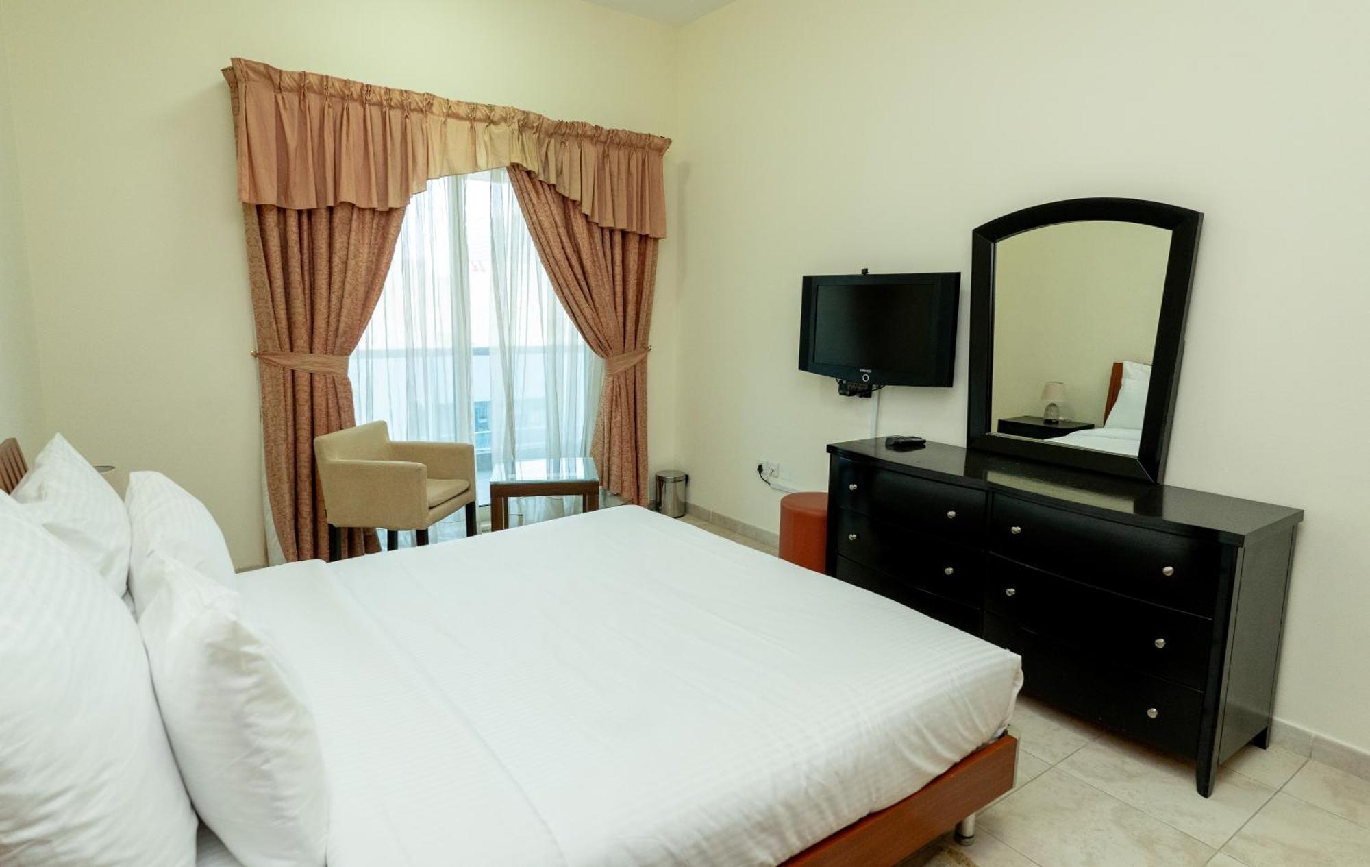 Al Raya Hotel Apartments Дубай Екстер'єр фото