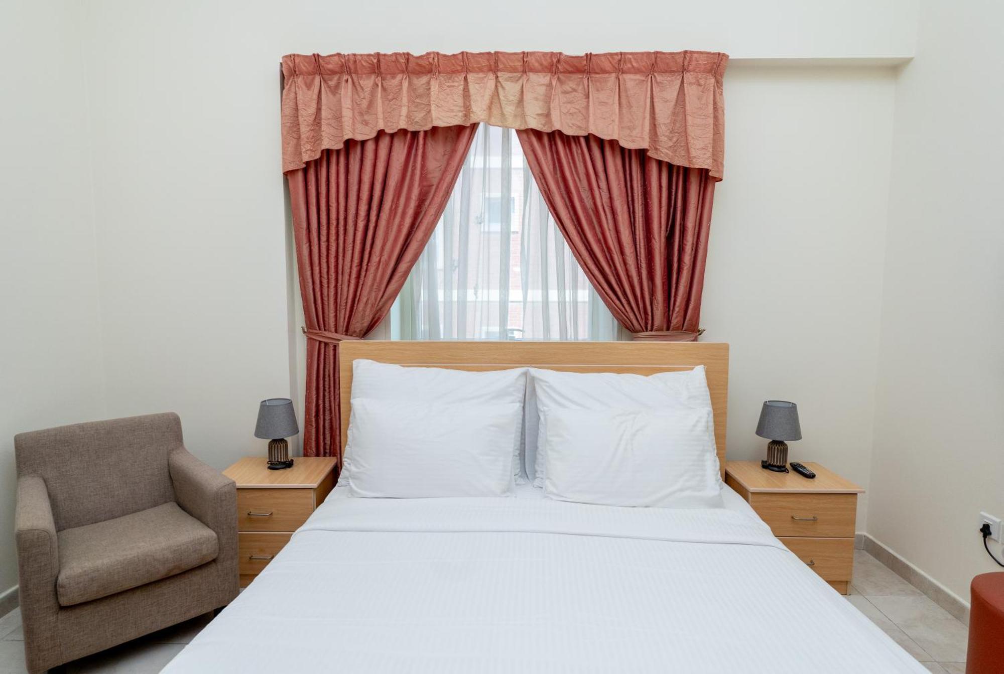 Al Raya Hotel Apartments Дубай Екстер'єр фото