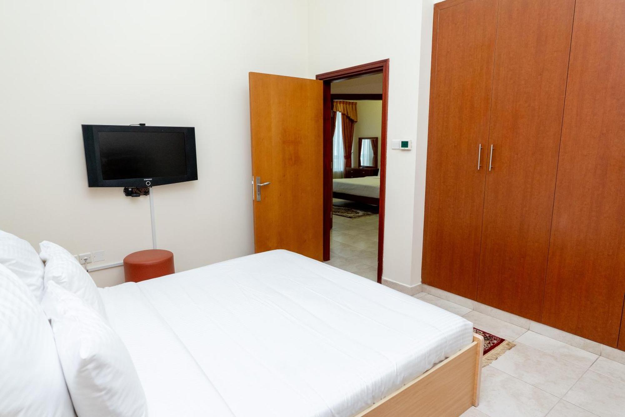 Al Raya Hotel Apartments Дубай Екстер'єр фото
